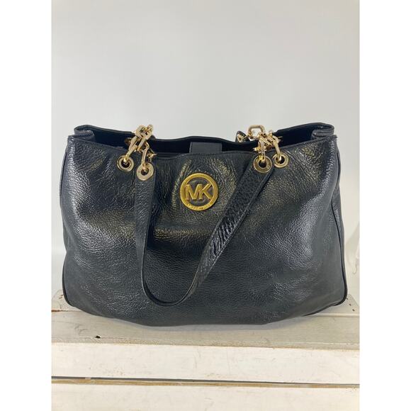 MICHAEL KORS, LARGE BLACK PEBBLED LEATHER SHOULDER BAG - Picture 1 of 15